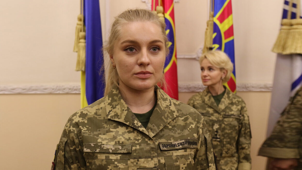 жінки-військовослужбовці зсу нова форма