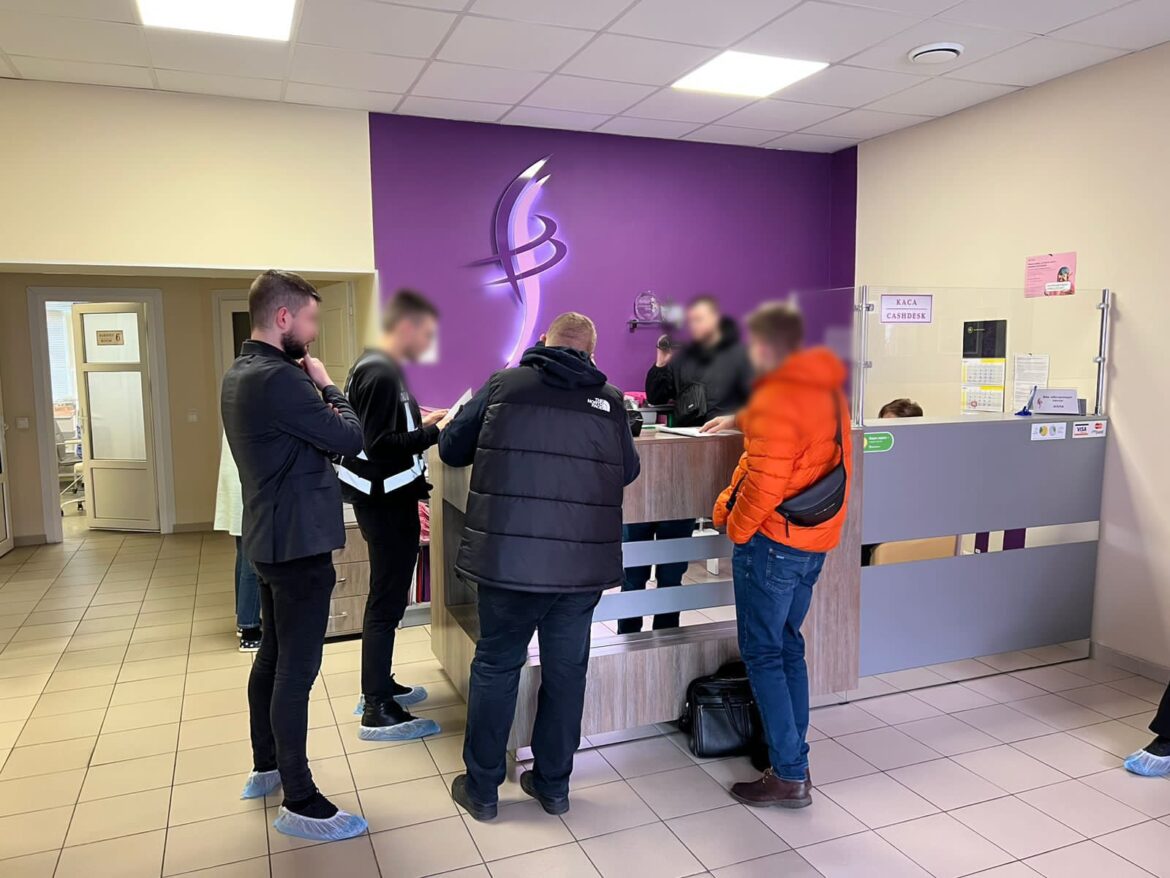 київ торгівля дітьми сурогатне материнство організована злочинна група