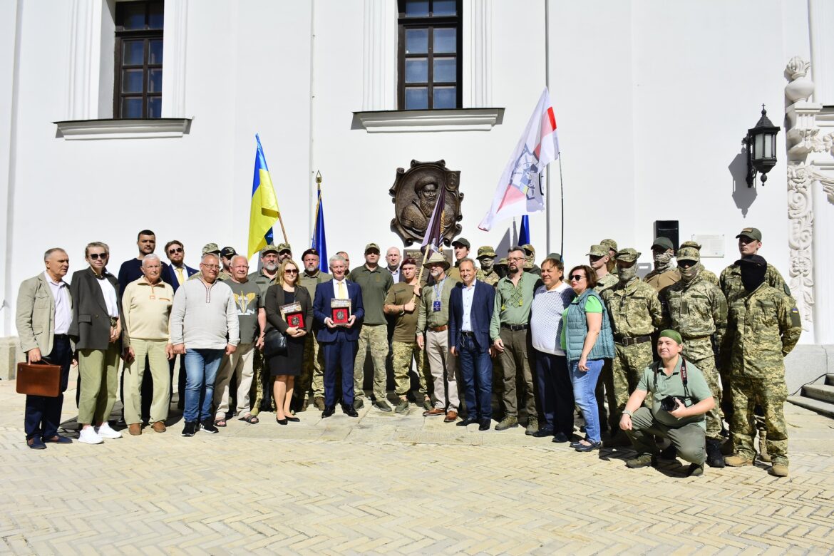 У Національному заповіднику «Києво-Печерська лавра» відкрито барельєф на честь князя Костянтина Острозького.