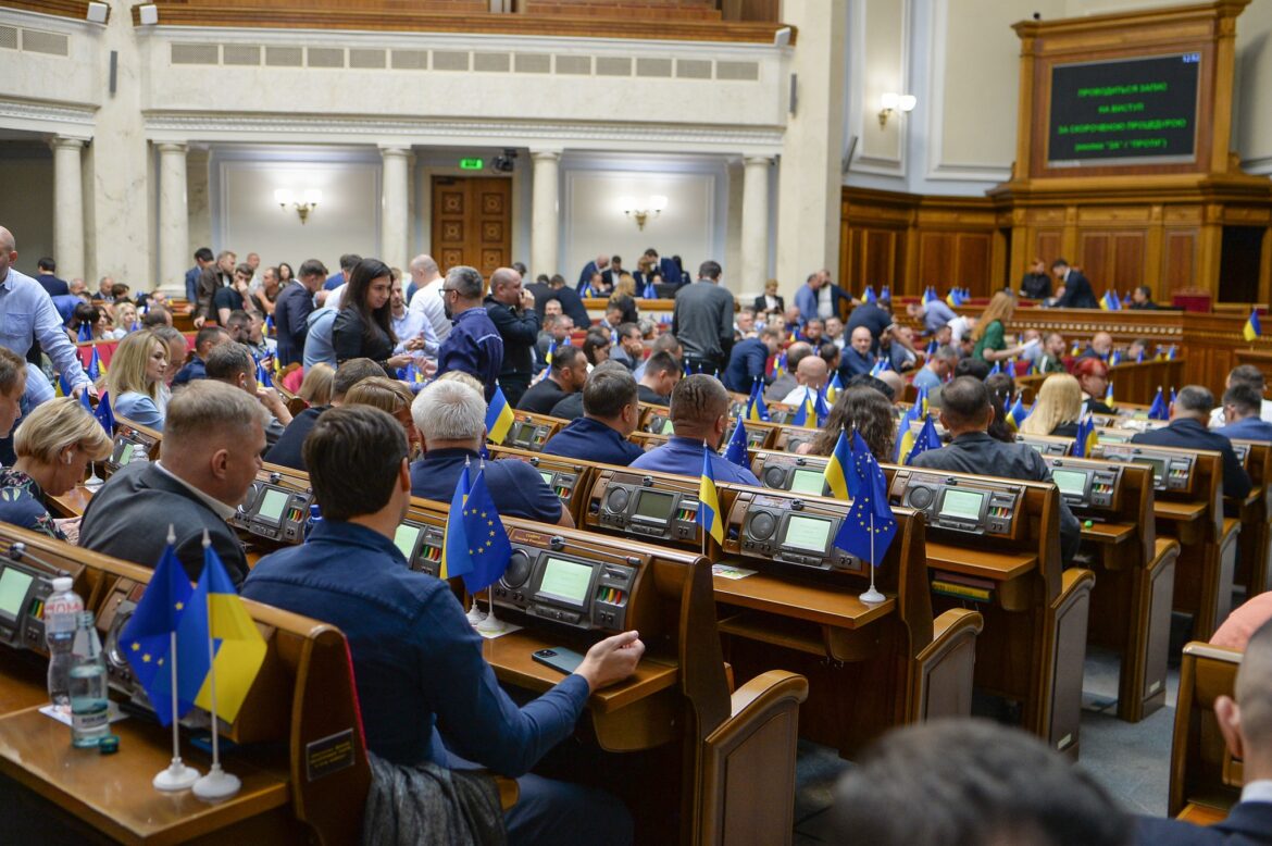 Декларації будуть відкритими.