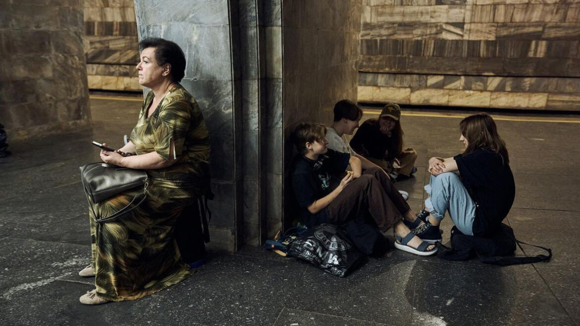 Київський метрополітен розповів, скільки киян скористалися метро як укриттям під час повітряних тривог.