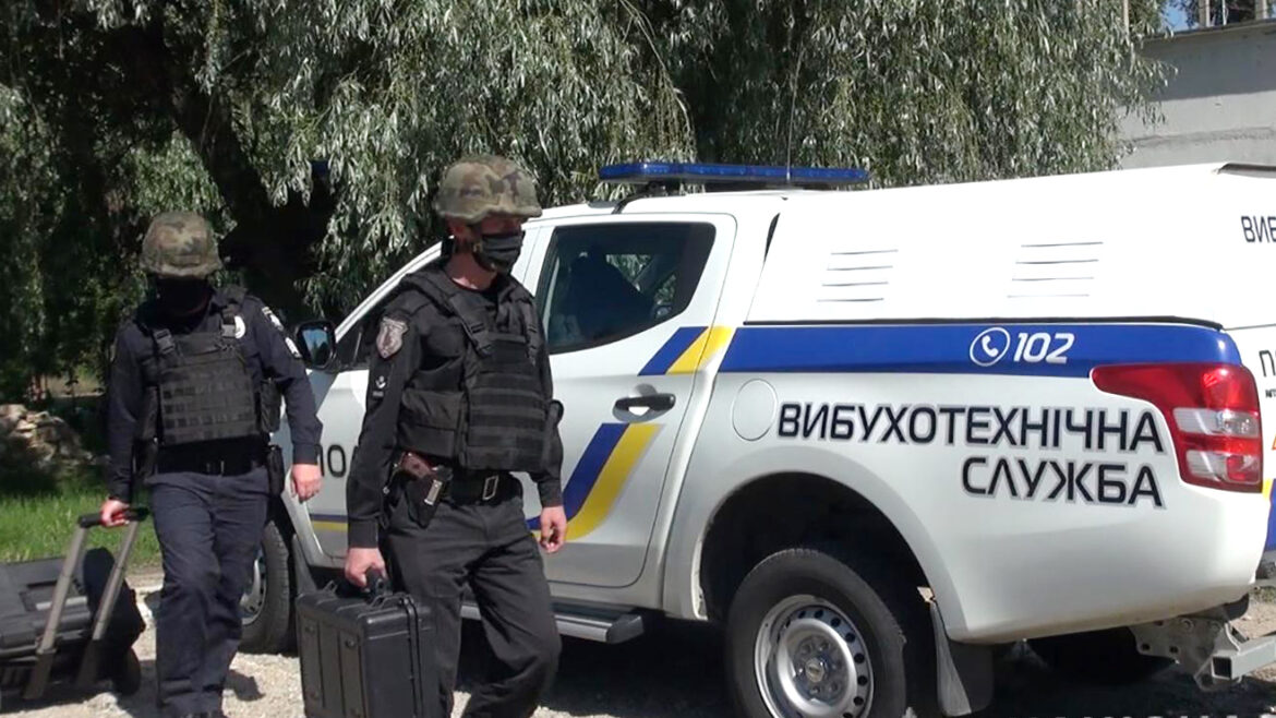 У Києві надійшло повідомлення про замінування всіх шкіл.