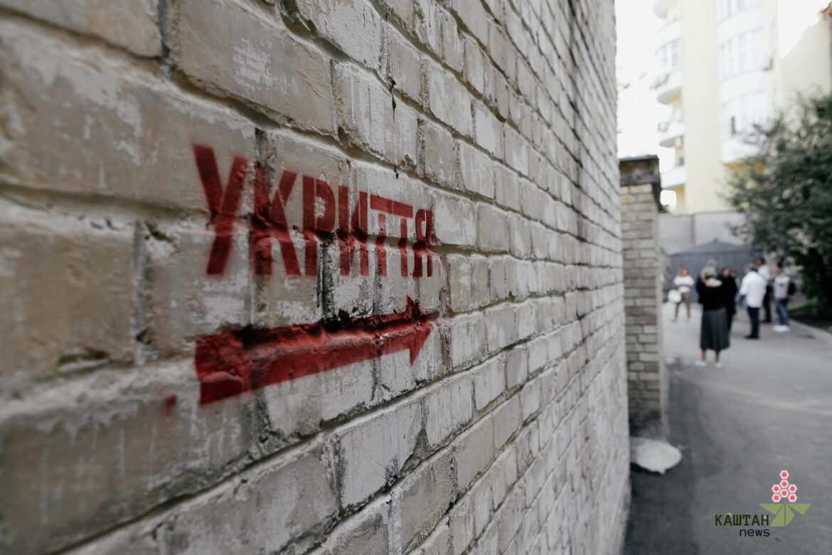 У Києві набирають волонтерів для перевірки укриттів.