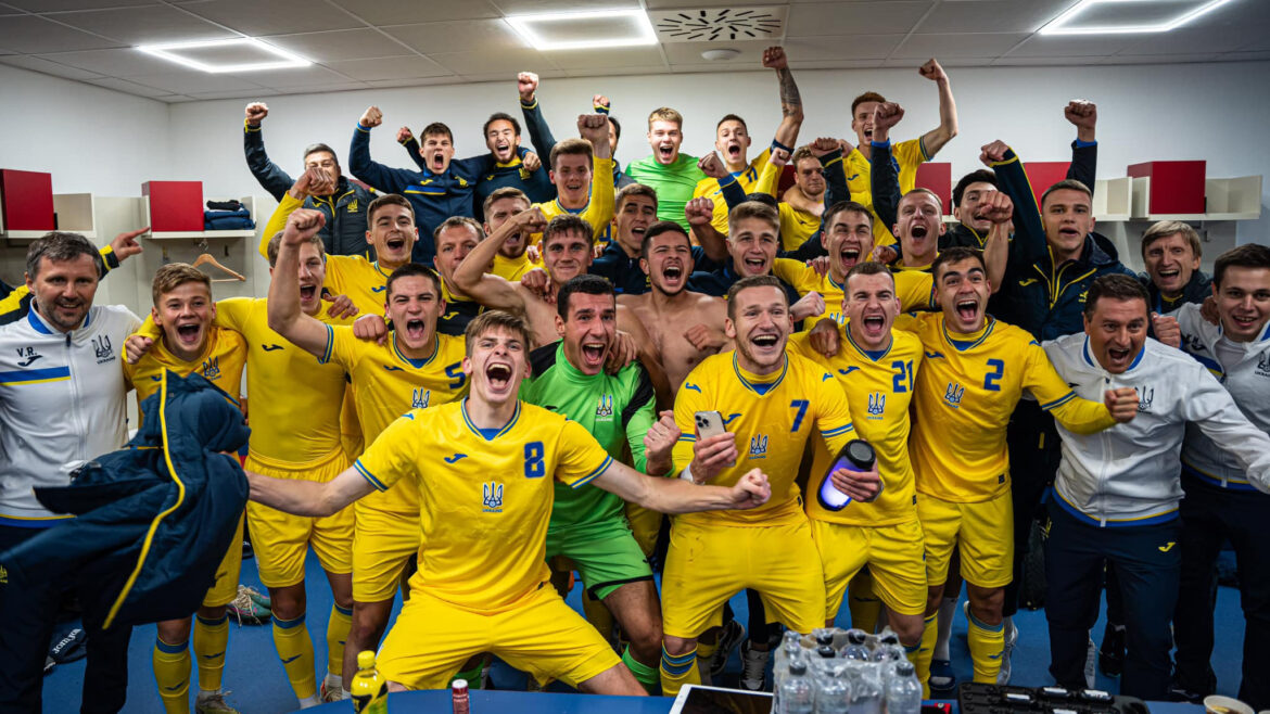 Молодіжна збірна України з футболу виграла в команди Англії.
