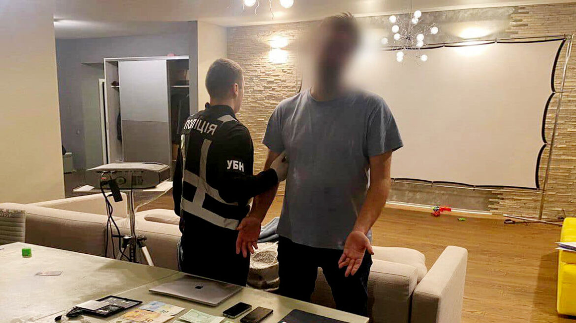 Столичні правоохоронці повідомили про підозру 46-річному громадянину Іспанії, який збував у Києві кокаїн.