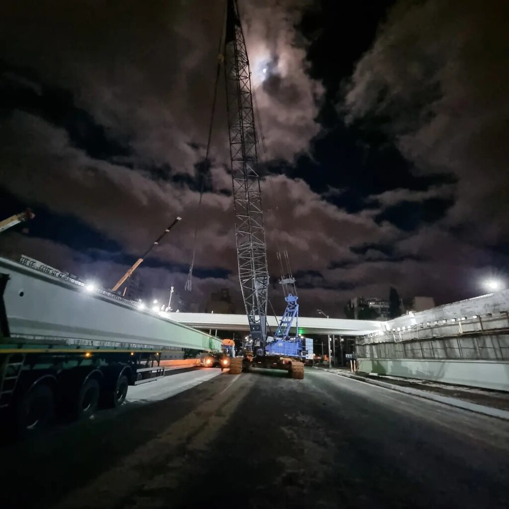 Відновлення Дегтярівського мосту в Києві.
