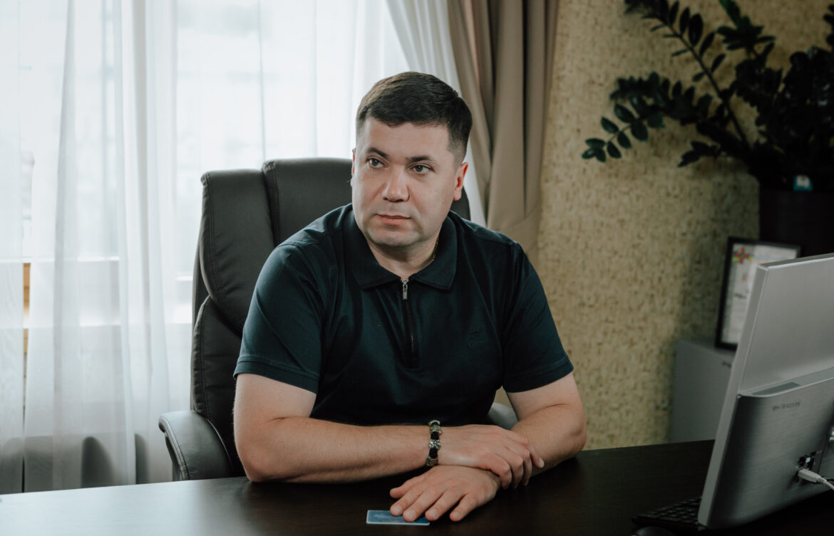 Інтерв'ю голови постійної комісії з питань бюджету, голови фракції "Слуга народу" в Київраді Андрія Вітренка.