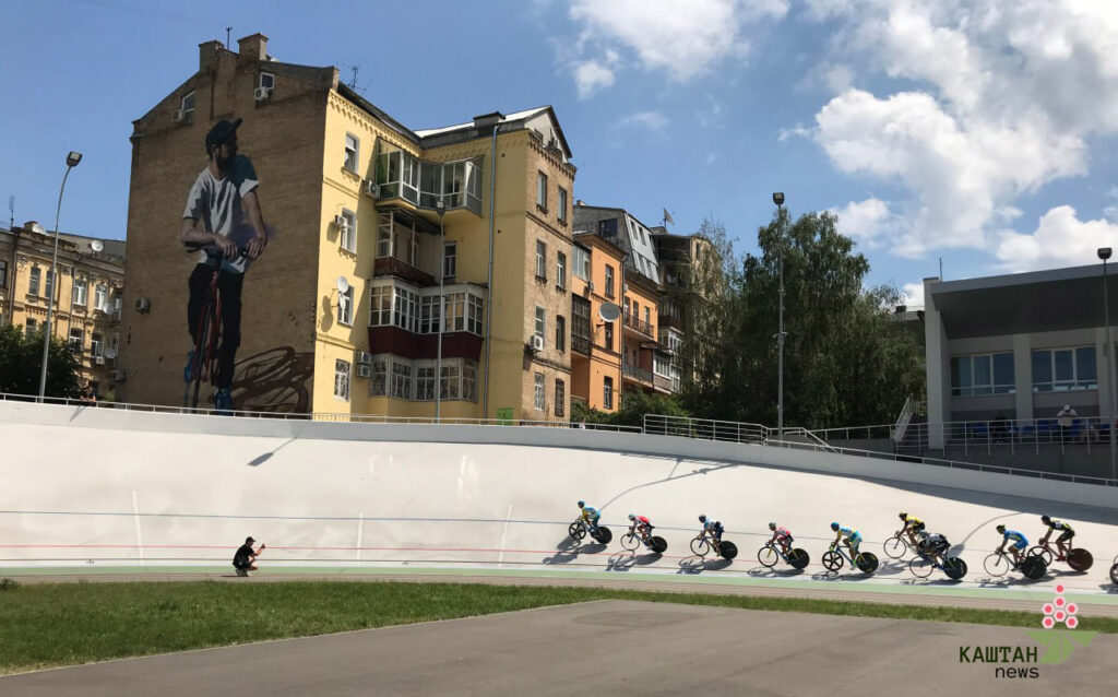 Спортсмени на київському велотреку