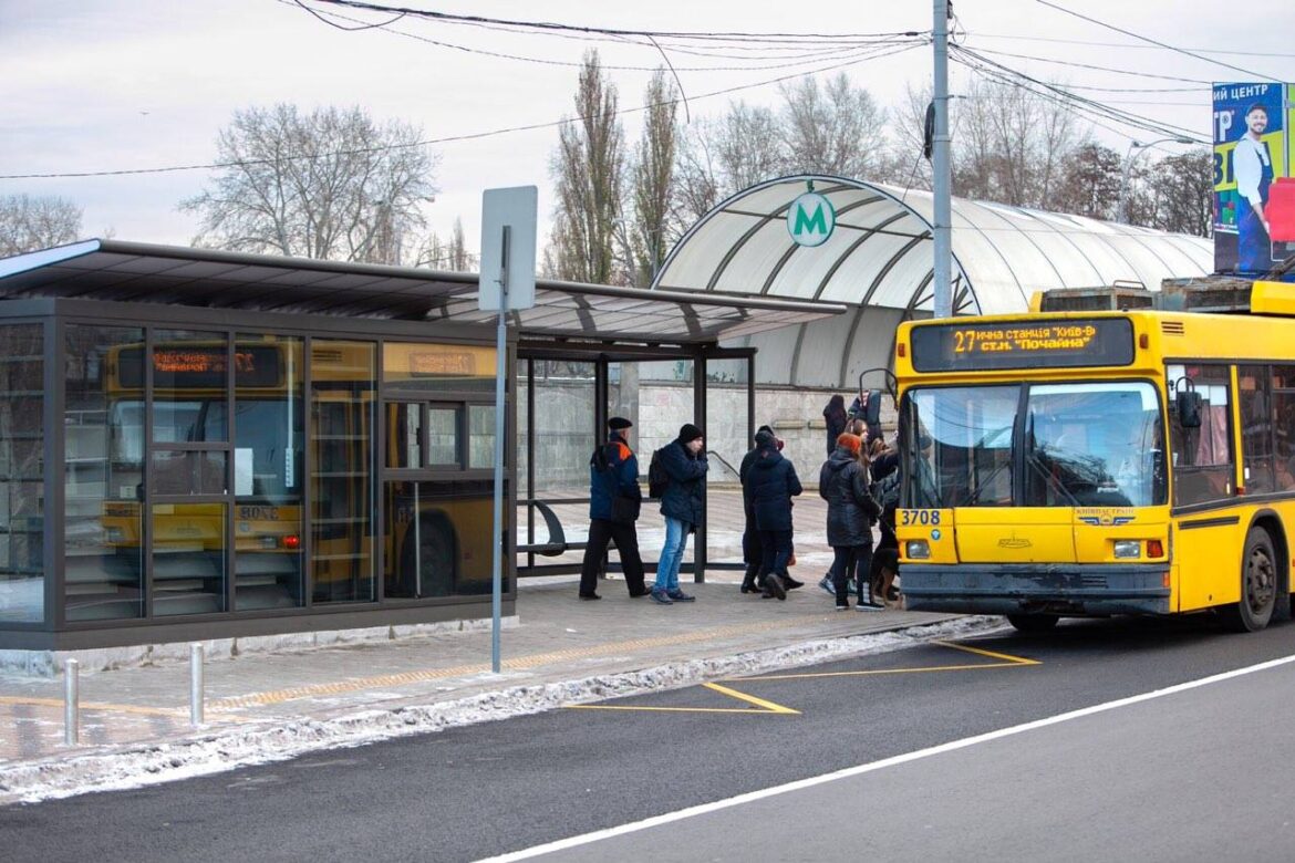 Жителі столиці пропонують міській владі переглянути принципи здачі в оренду павільйонів на зупиночних комплексах.