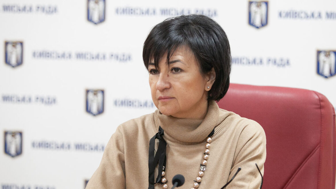 У Київраді “передумали” звільняти Валентину Гінзбург.