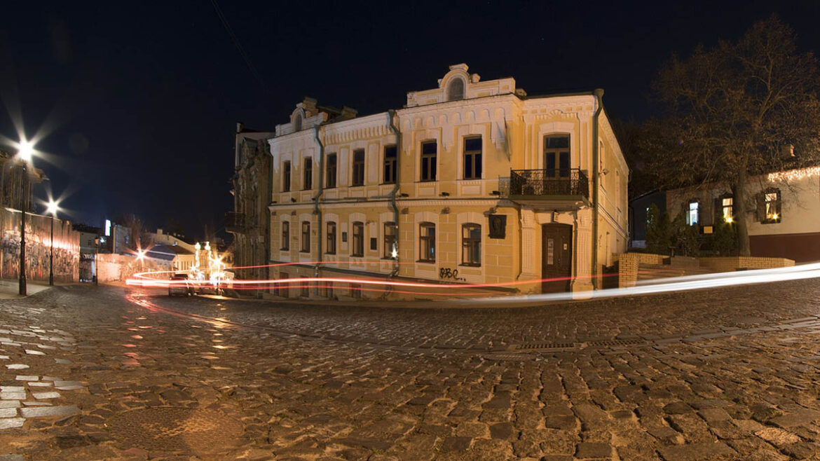 Музей Михайла Булгакова на Андріївському узвозі може змінити свій статус об’єкту нерухомої спадщини.