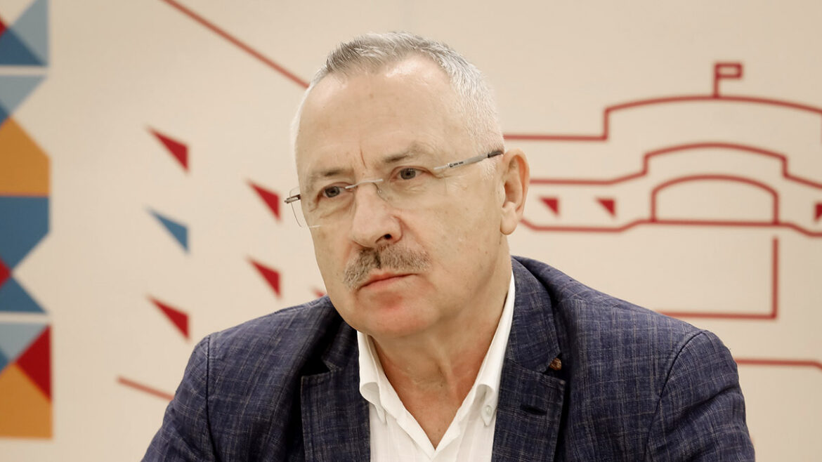 НАЗК склало адміністративний протокол стосовно в.о. голови Конституційного суду України Сергія Головатого.