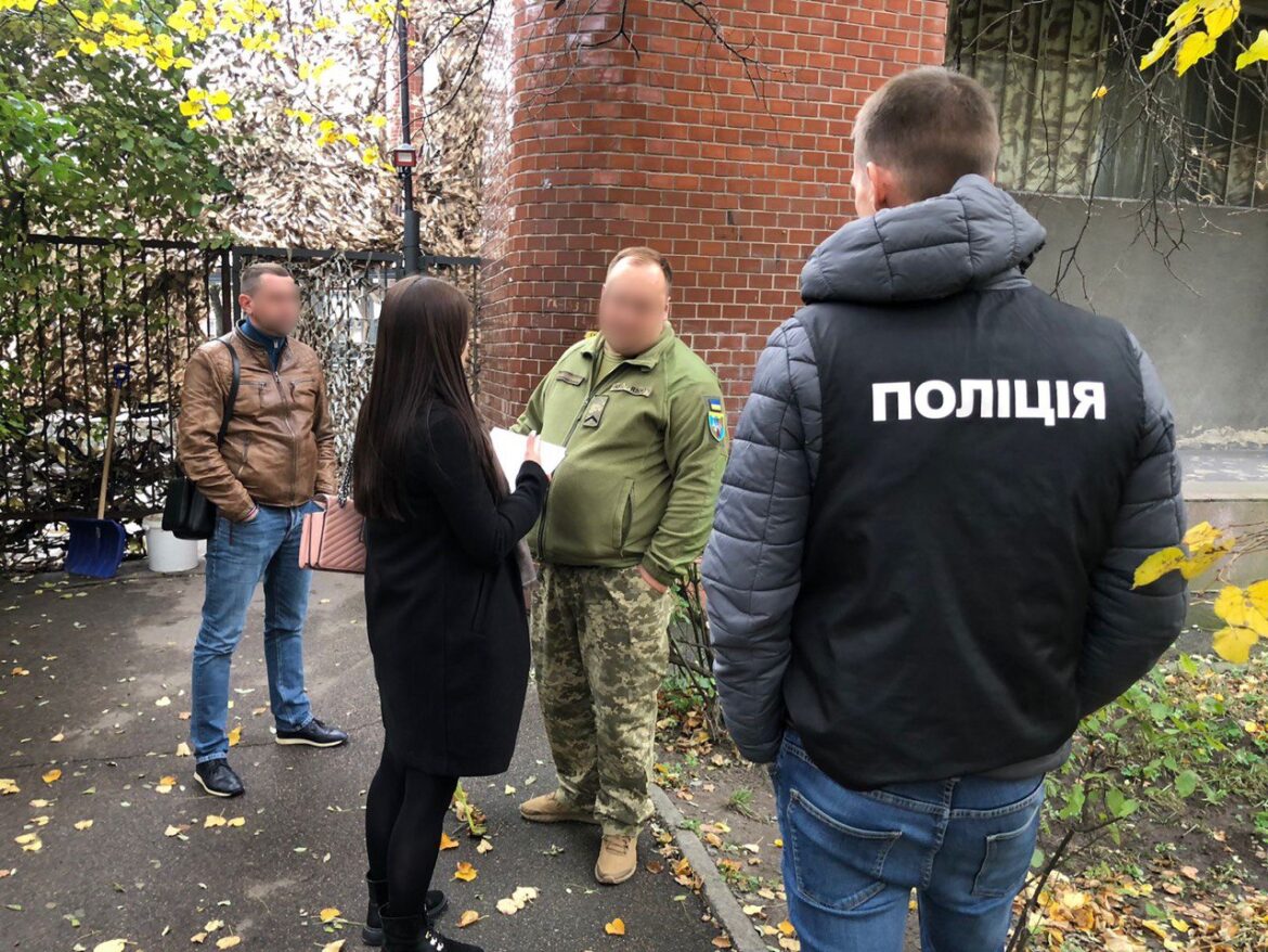 Поліція оголосила підозру чиновнику, який вкрав пальне у ЗСУ