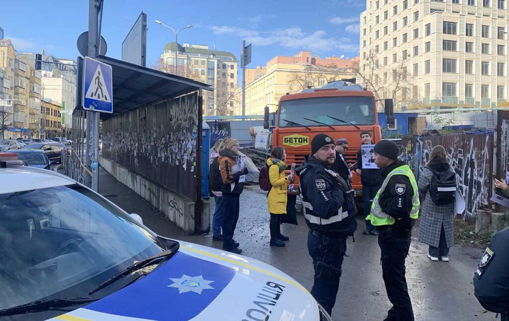 Блокування техніки на Володимирській 93.