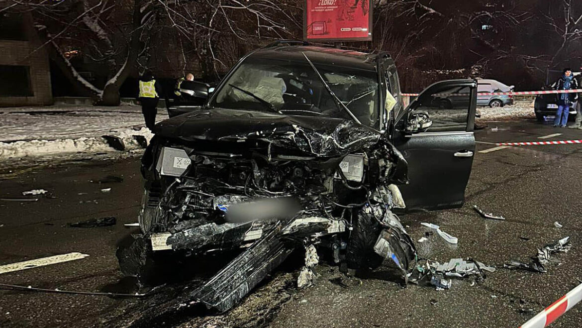 Правоохоронці затримали водія «Тойота Ленд Крузер», який влаштував смертельне ДТП у Печерському районі.