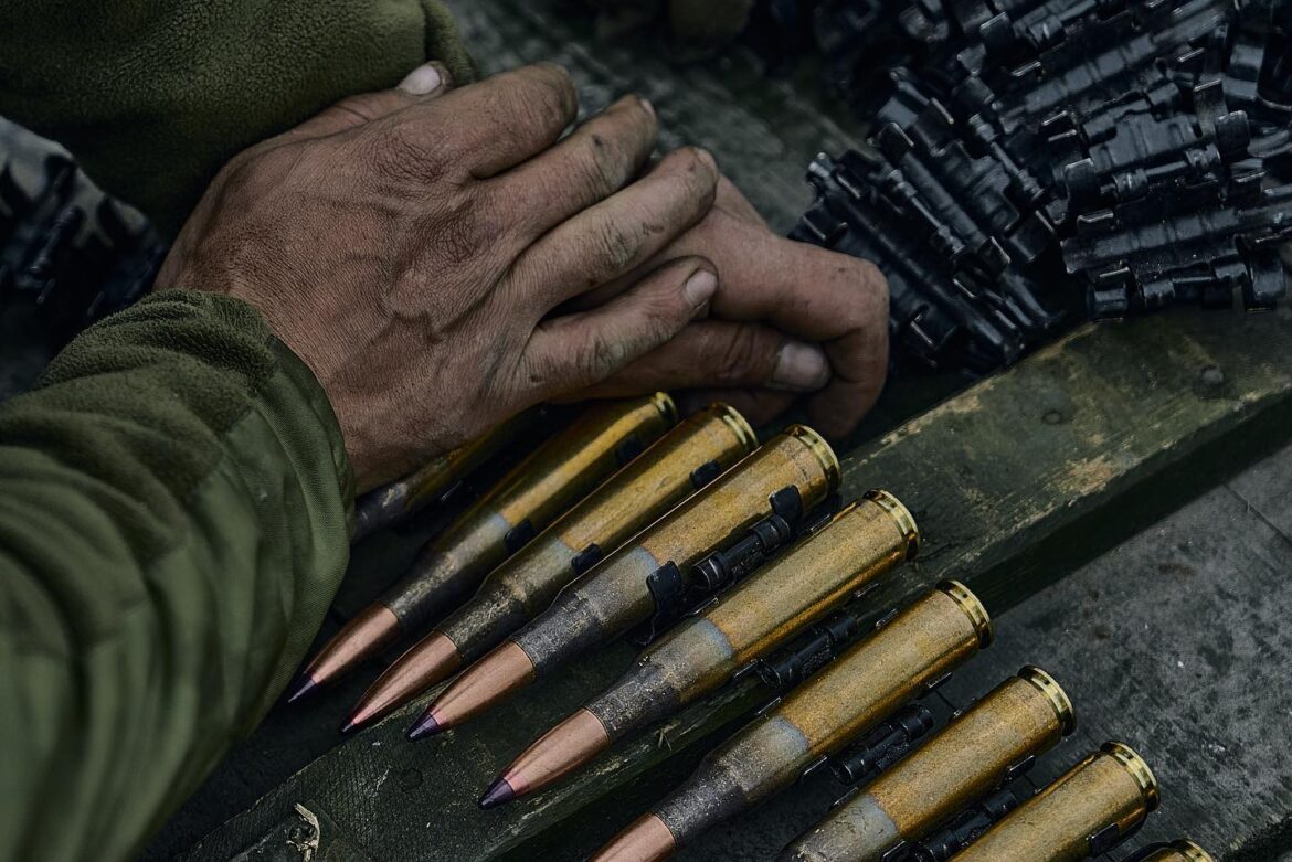 Працівники комунальних підприємств поповнюють лави ЗСУ.