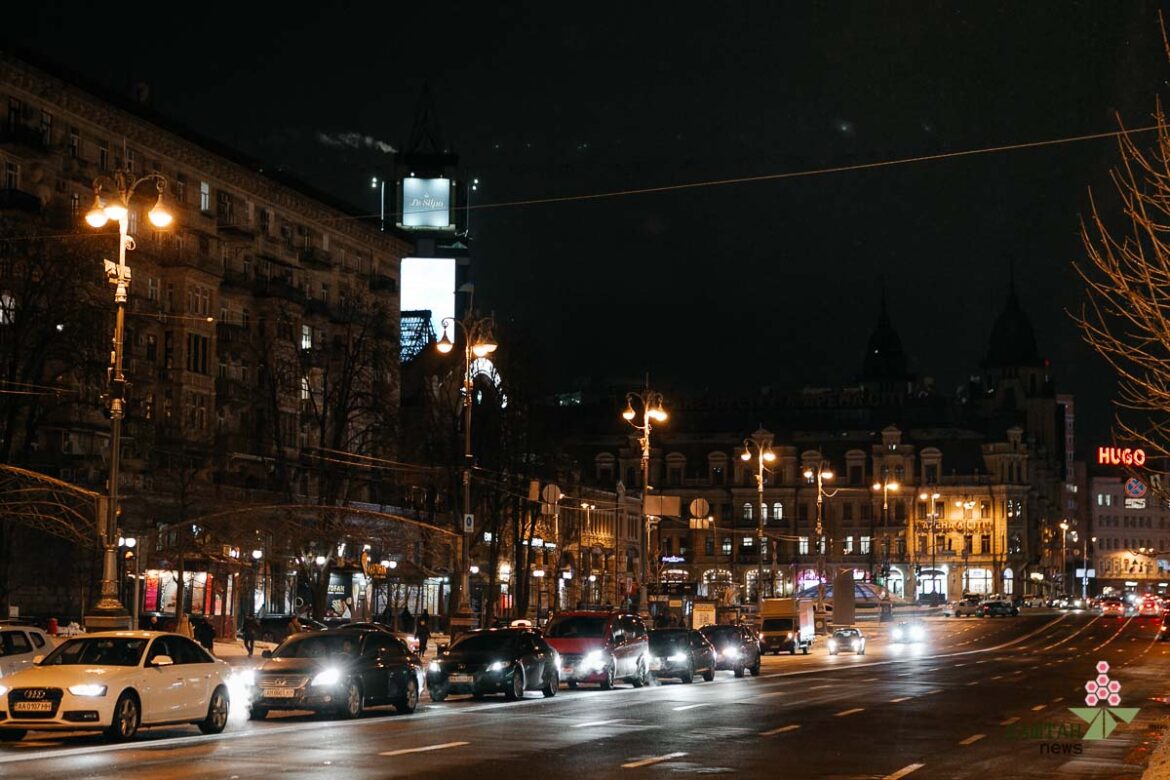 Кияни пропонують встановлювати сонячні панелі на вуличні ліхтарі.