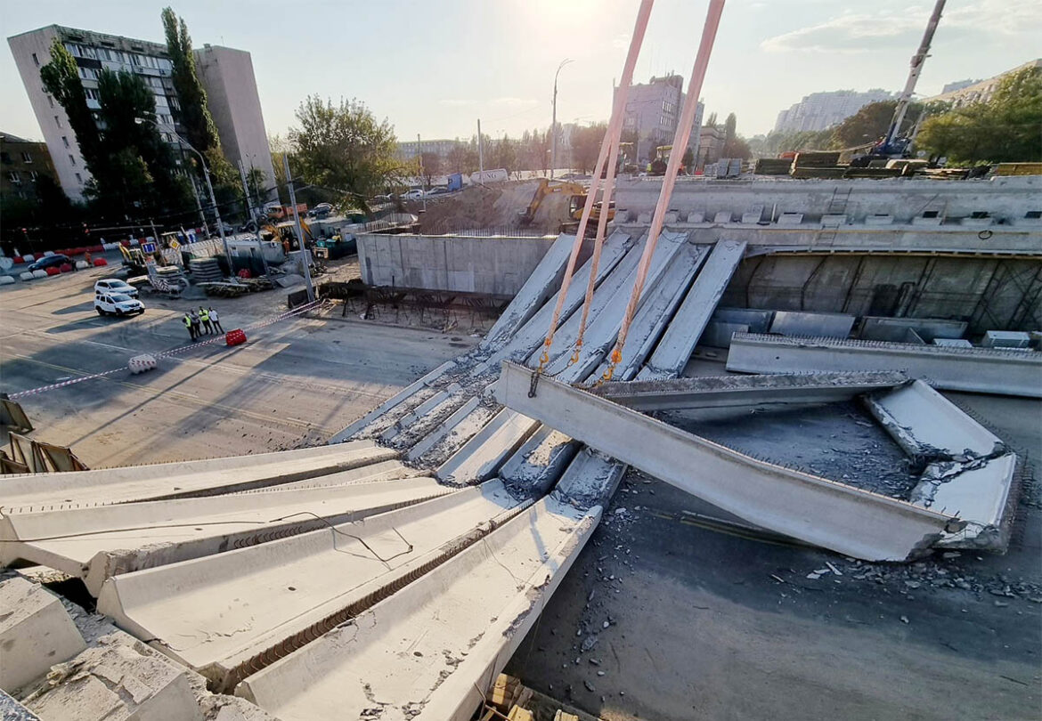Мільярдний розпил на Дегтярівському мосту.
