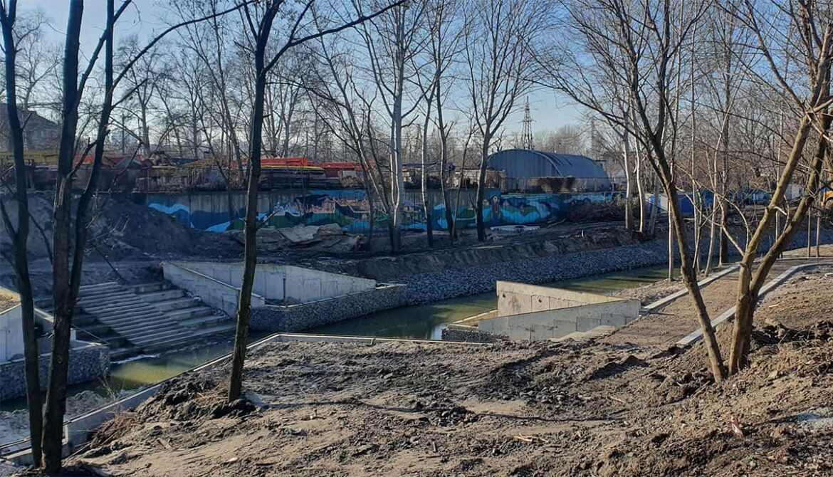 Посадовців підозрюють у розкраданні коштів під час ремонту парку "Почайна".