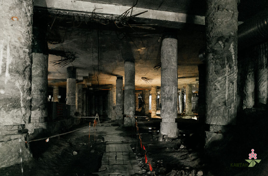 Котлован на Поштовій площі