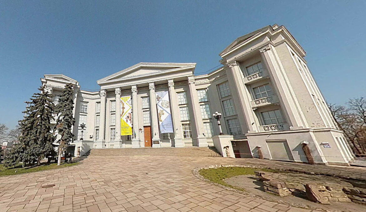 У неділю, 10 листопада, Національний музей історії України запрошує маленьких киян на новий майстерклас «Основи петриківського розпису».