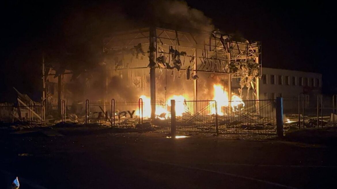 У ніч на 4 квітня в повітряному просторі міста та навколо Києва зафіксовано 11 ворожих безпілотників.