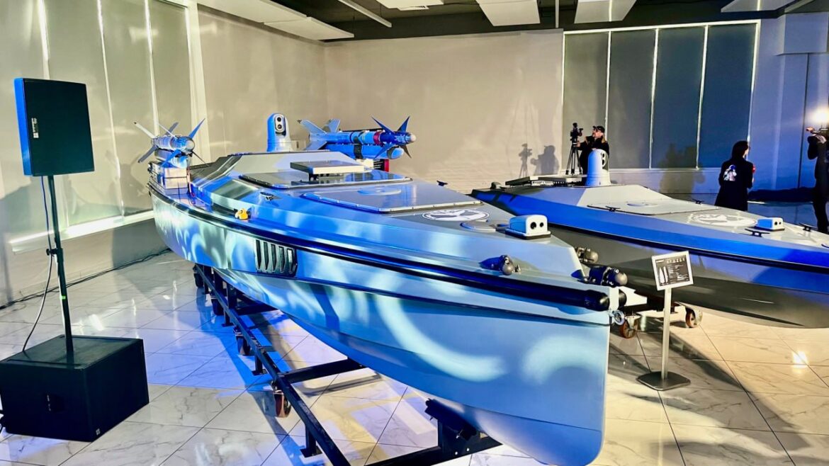 Головне управління розвідки Міноборони презентувало в Києві морський дрон, який нищив російські кораблі.