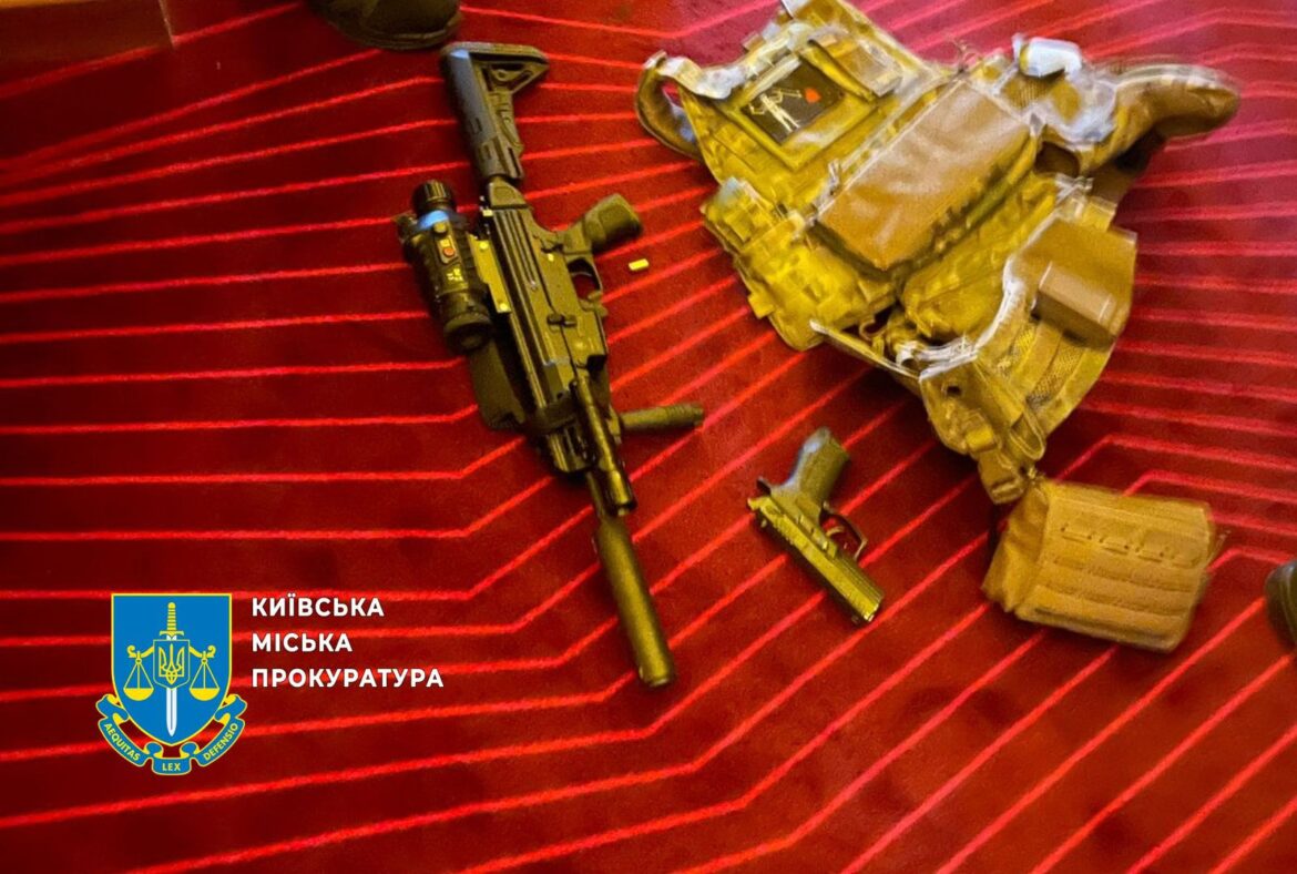 Мешканець Хмельницької області, який учора вчинив стрілянину в одному з готелів у Святошинському районі Києва, перебував у стані алкогольного сп’яніння.