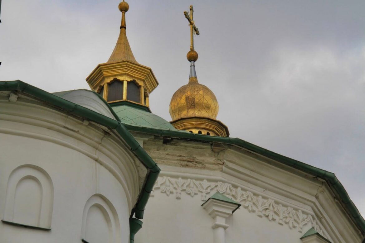 Вибухова хвиля спричинила руйнування карниза на головній апсиді пам’ятки національного значення