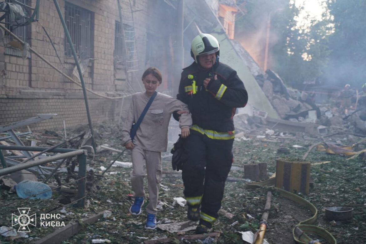 Наслідки удару у Шевченківському районі