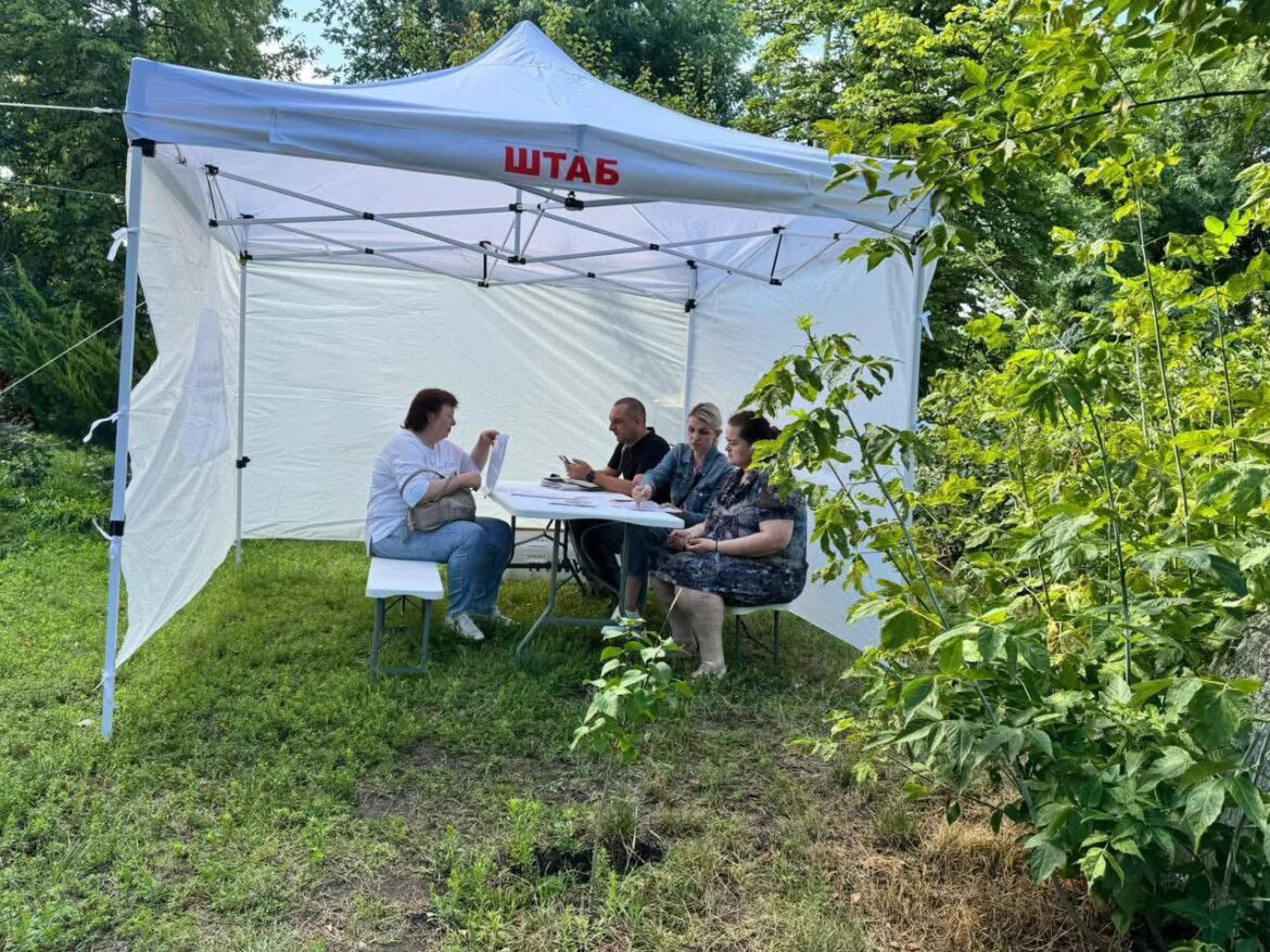 Для жителів Дарницького та Шевченківського районів, що постраждали від масованої повітряної атаки в ніч проти 21 липня, розгорнуто штаби допомоги.