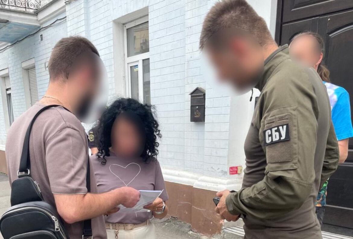 Прокурори Подільської окружної прокуратури повідомили про підозру в службовій недбалості екс-керівниці одного з управлінь КП «Київпастранс».