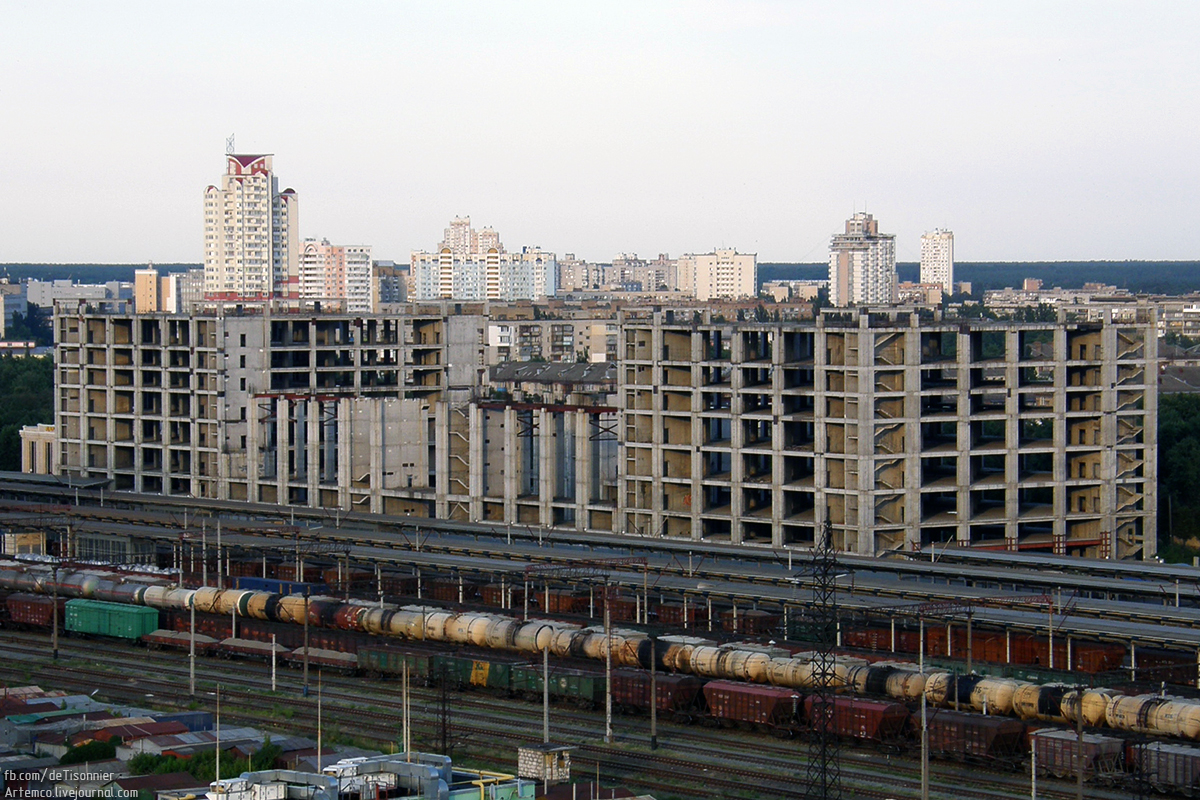 Дарницький залізничний вокзал