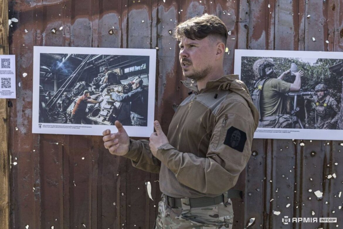 Пресофіцер 24-ї окремої механізованої бригади імені короля Данила Олег Петрасюк збив російський FPV-дрон, який намагався атакувати іноземну знімальну групу.