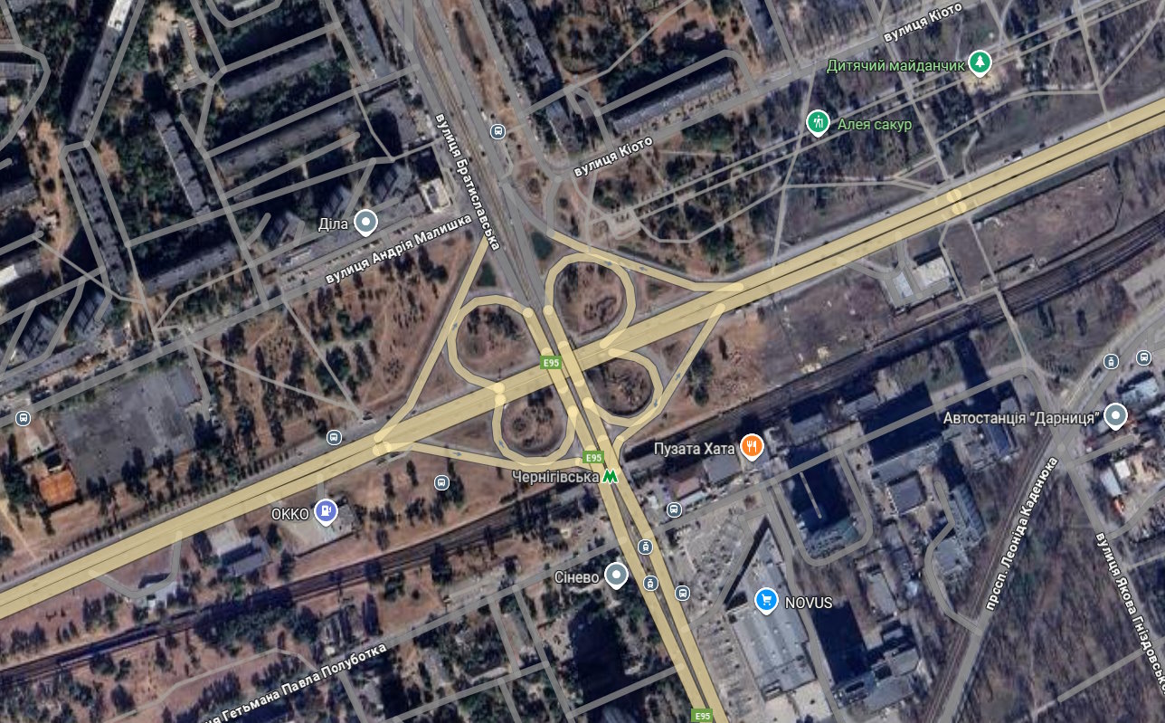 Метро Чернігівська