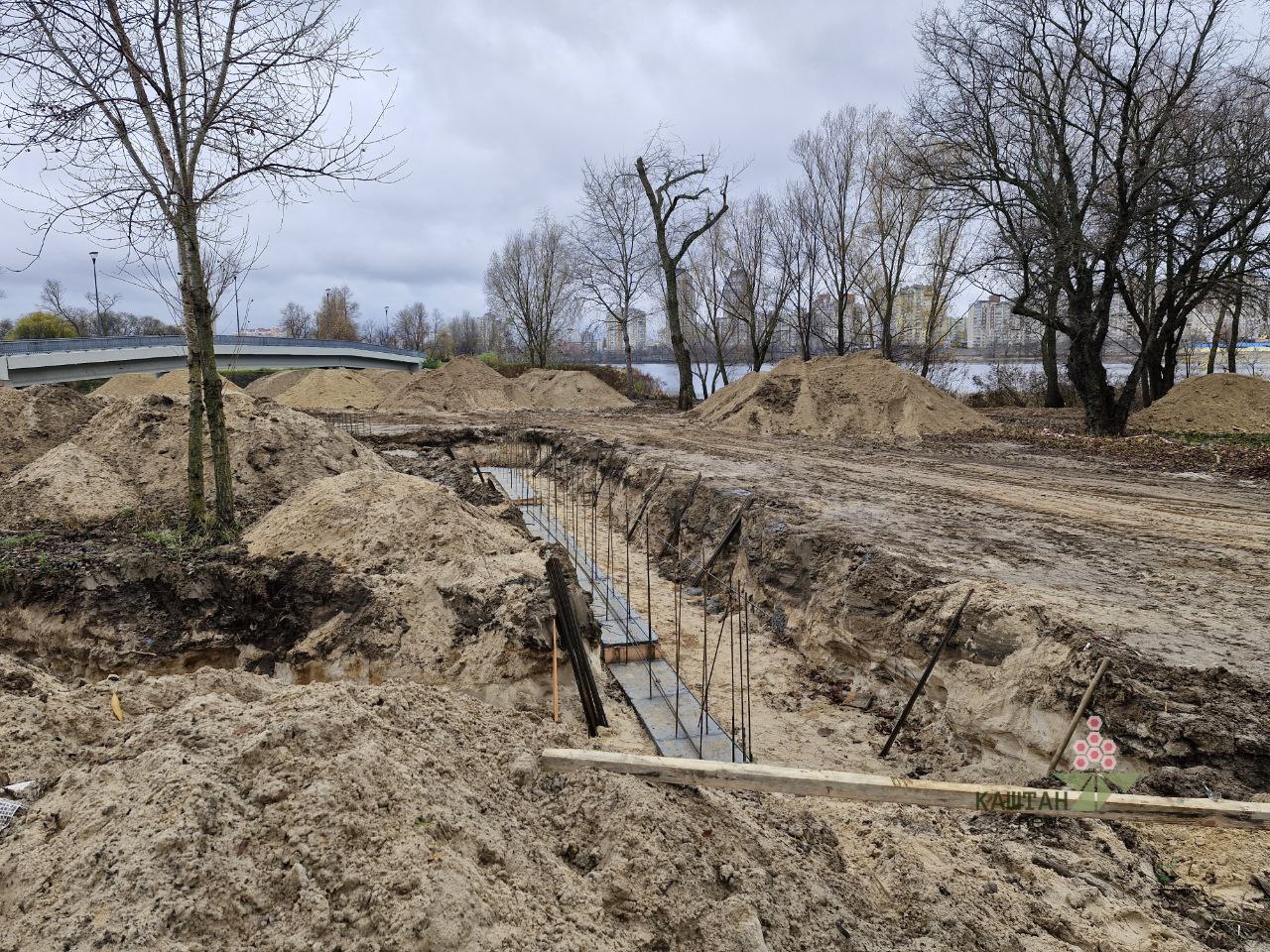 Будівництво нової набережної до парку Оболонський острів. Фото: Каштан.NEWS
