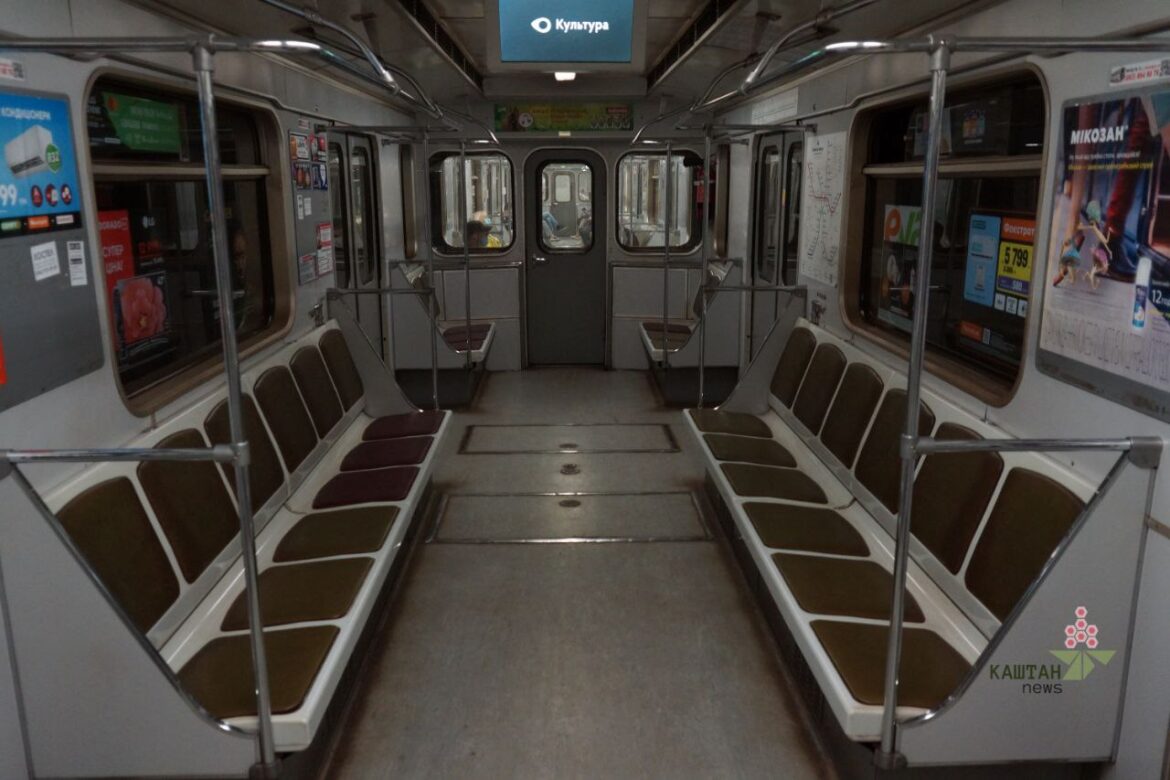 Рух поїздів метро триває безперебійно, всі системи працюють у штатному режимі.